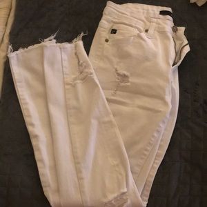 Vici White Distressed Jeans